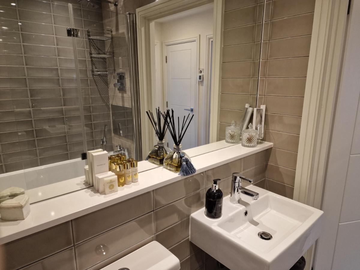 Luxury Modern Apt With Parking On Leigh Broadway Leilighet Eksteriør bilde